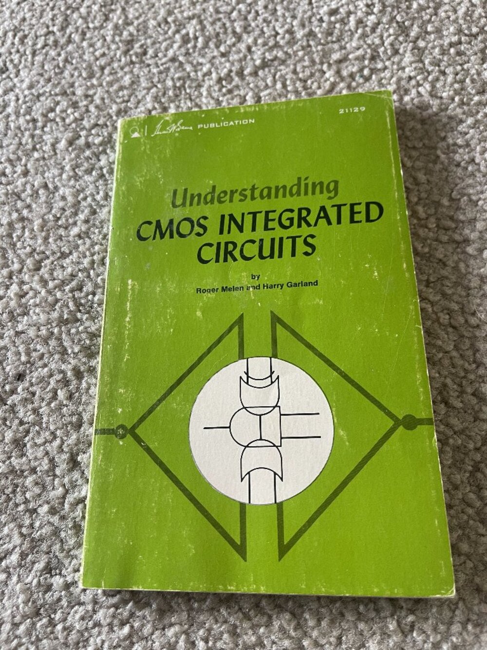 UNDERSTANDING CIRCUITS   BOOK
